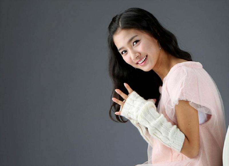 Kim So Eun in pink